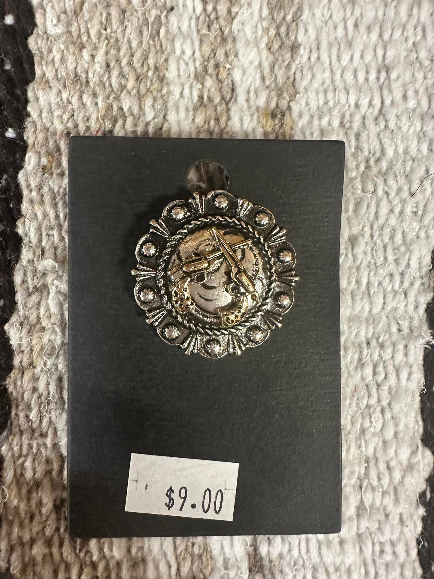 Crossing Pistol Hat Pin