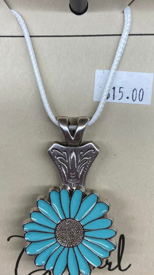 Necklace with Turquoise Daisy
