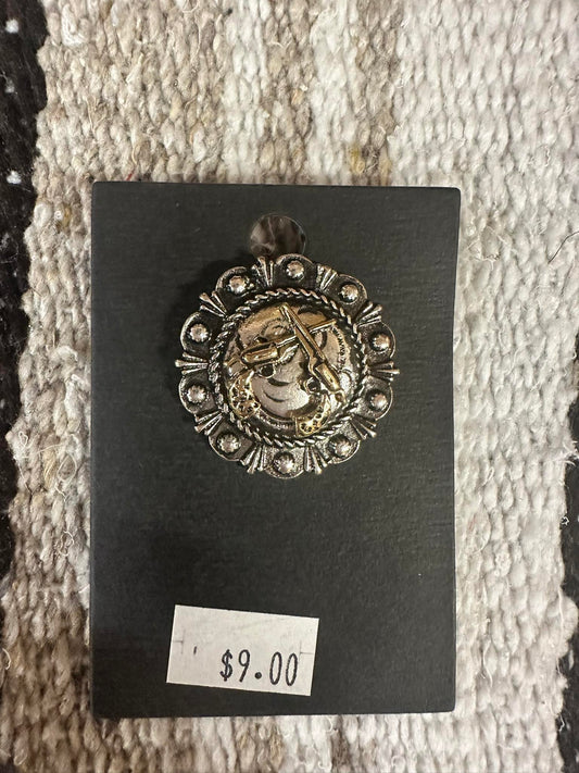 Crossing Pistol Hat Pin